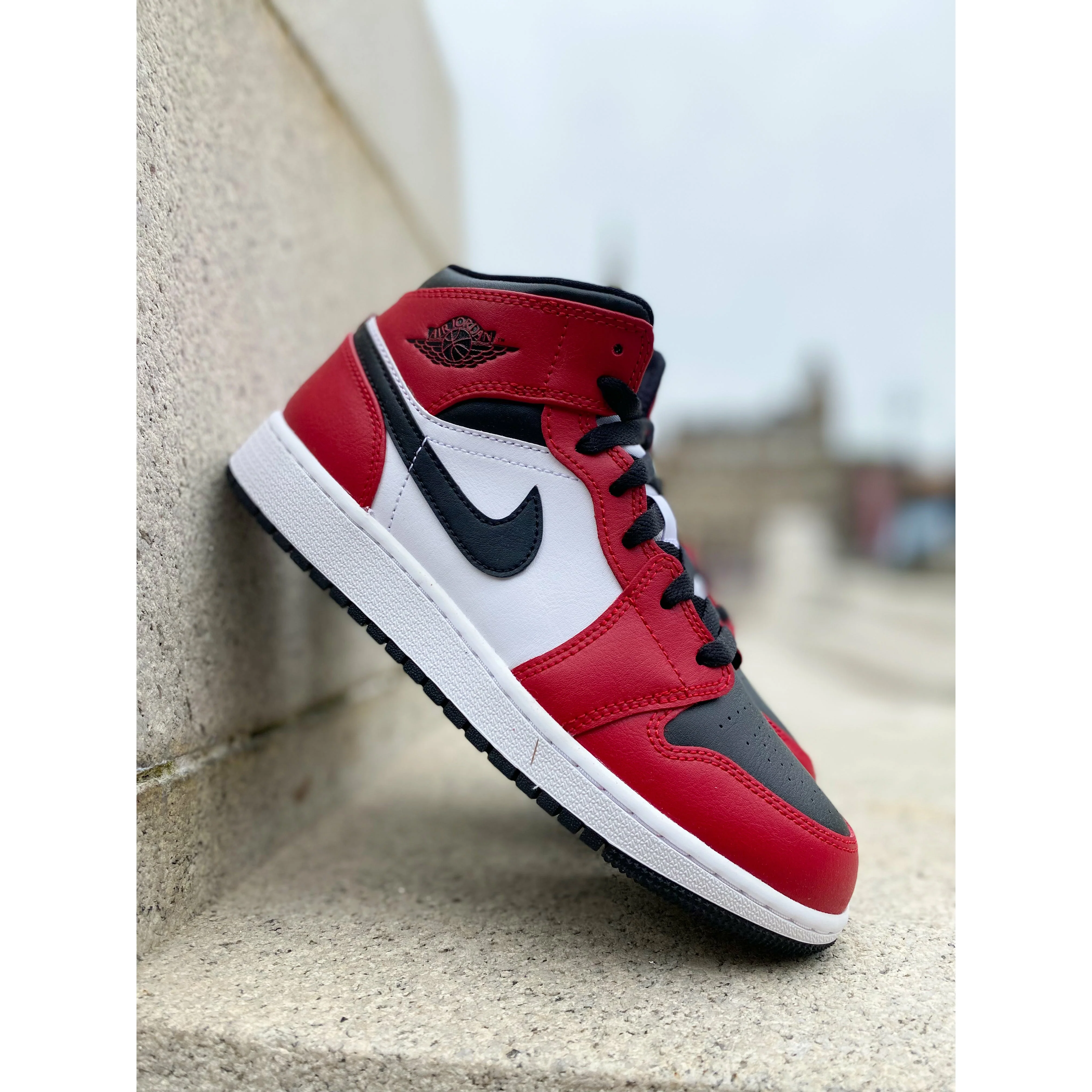 Jordan 1 Mid Chicago Toe - Image 5