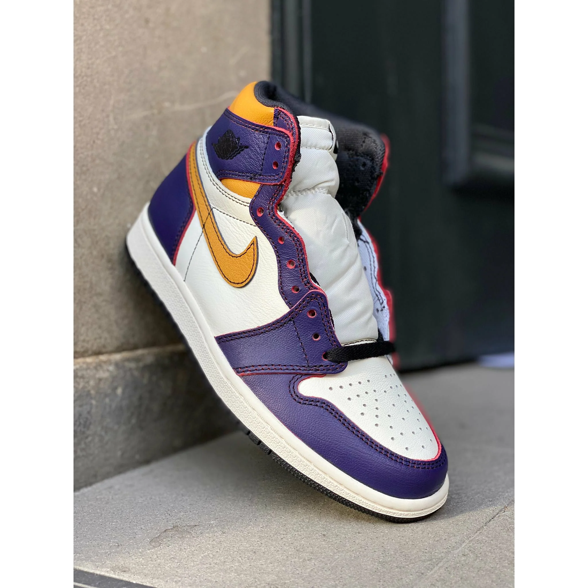 Jordan 1 Retro High OG Defiant SB LA to Chicago - Image 5